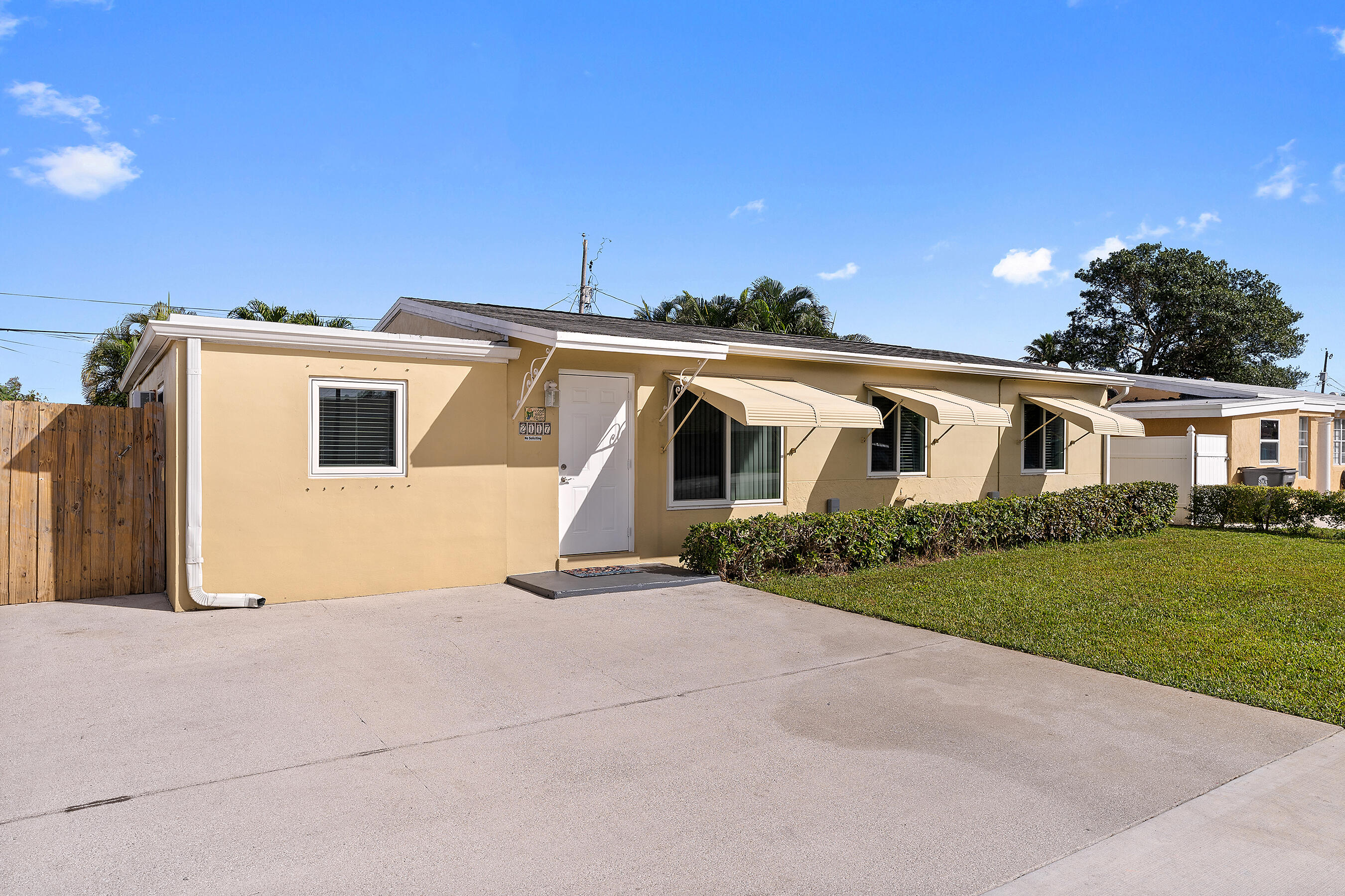 2117 Longwood Road West Palm Beach, FL 33409 - Photo 4 of 38 Front Exterior