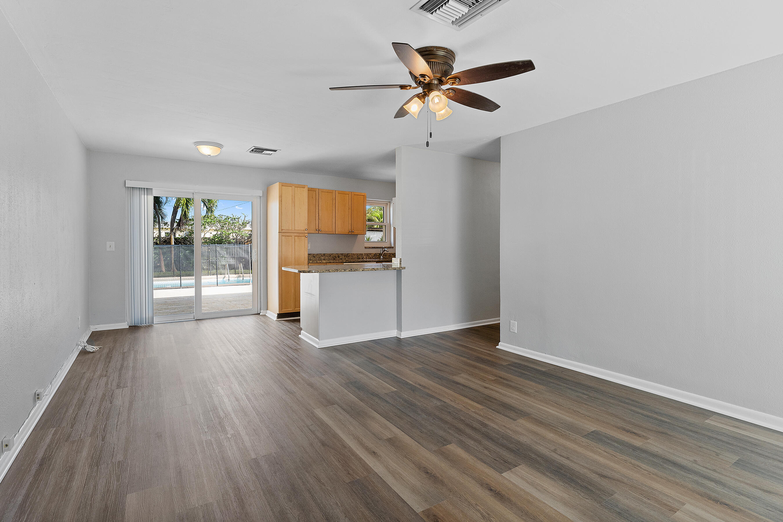 2117 Longwood Road West Palm Beach, FL 33409 - Photo 6 of 38 Living Room