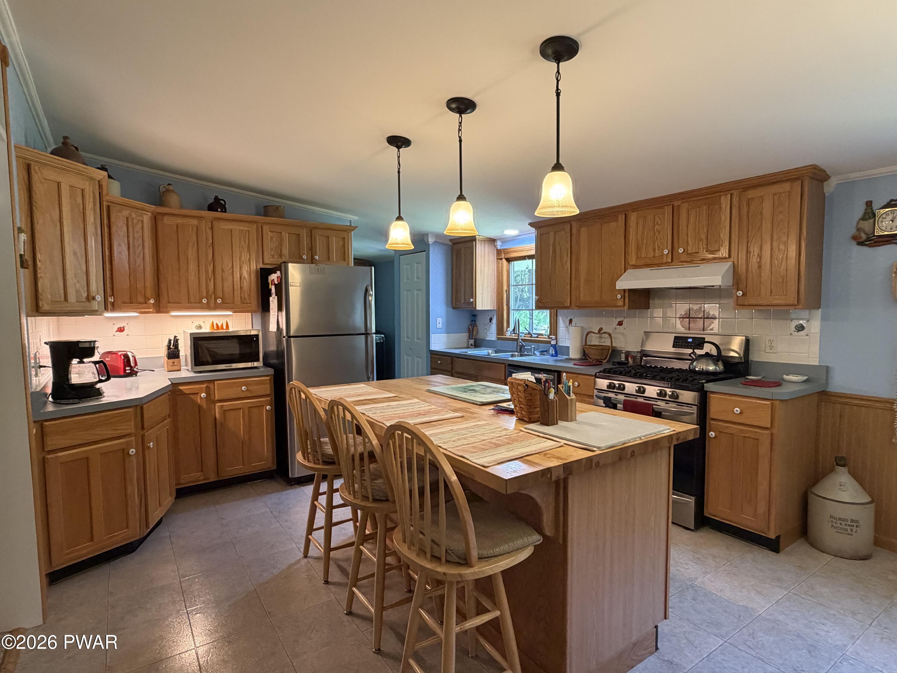 143 Spring Road Hawley, PA 18428 - Photo 9 of 54 Gallery Image 9