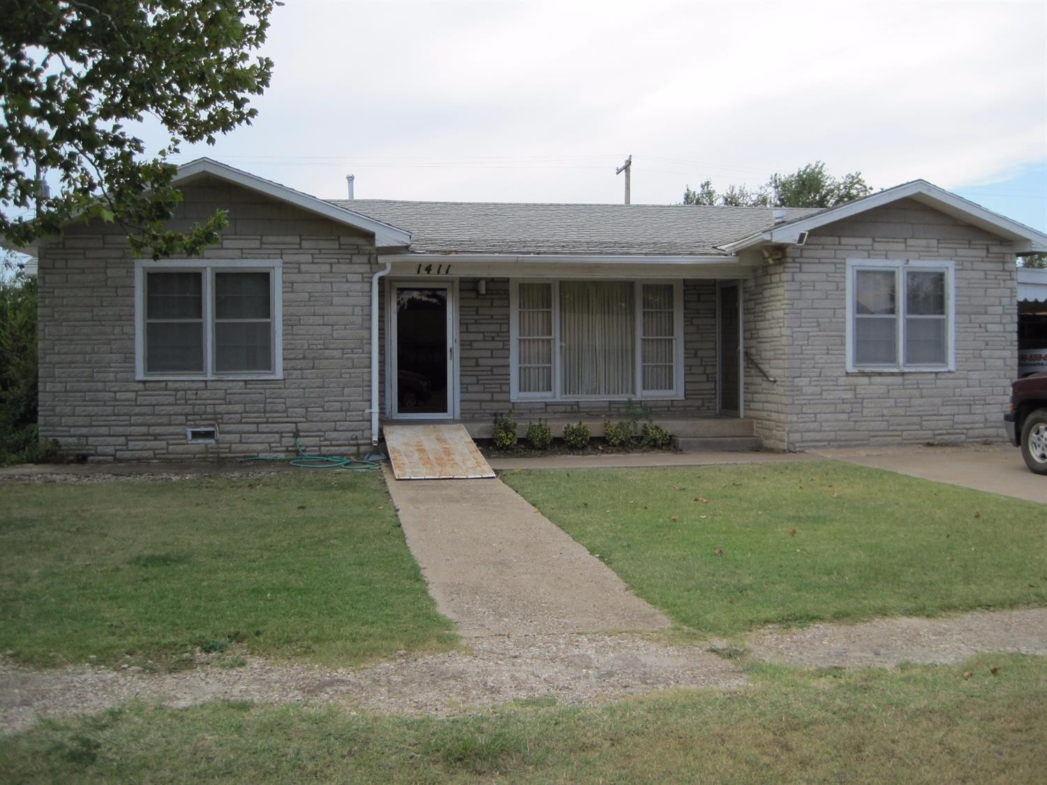 1411 Ave M Ralls, TX 79357 - Photo 1 of 10 Photo 1