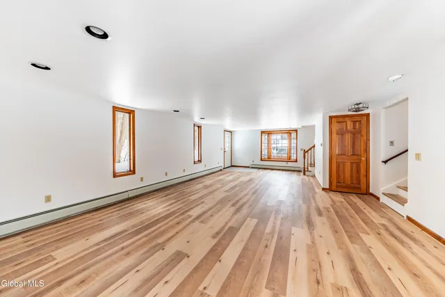 $439,000 | 5955 Curry Rd Extension, Guilderland, NY 12303