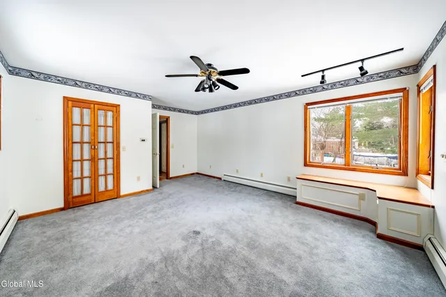 $439,000 | 5955 Curry Rd Extension, Guilderland, NY 12303