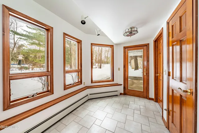 $439,000 | 5955 Curry Rd Extension, Guilderland, NY 12303