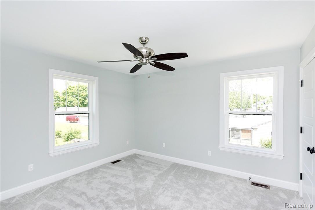 4102 Devon Road Royal Oak, MI 48073 - Photo 25 of 33 Linwood-25.jpg