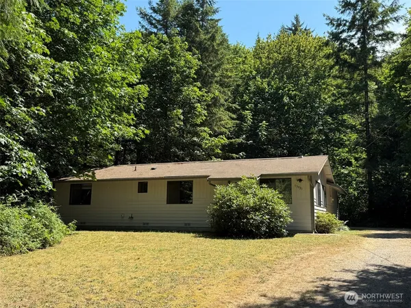 $3,000 | 13921 217th Avenue Southeast, Issaquah, WA 98027
