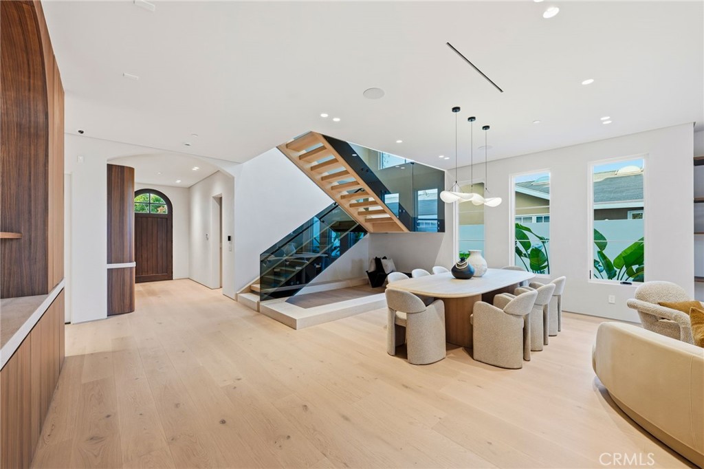 16782 Otsego Street Encino, CA 91436 - Photo 8 of 41