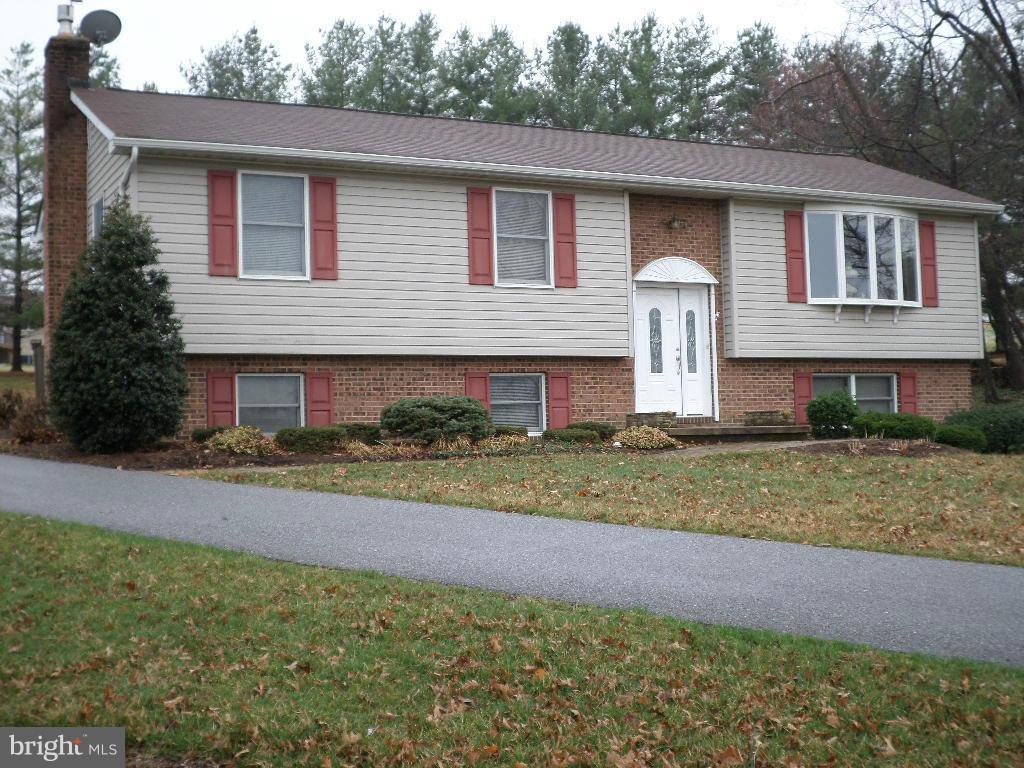 845 Arnold Road Westminster, MD 21157 - Photo 1 of 25 Exterior (Front)