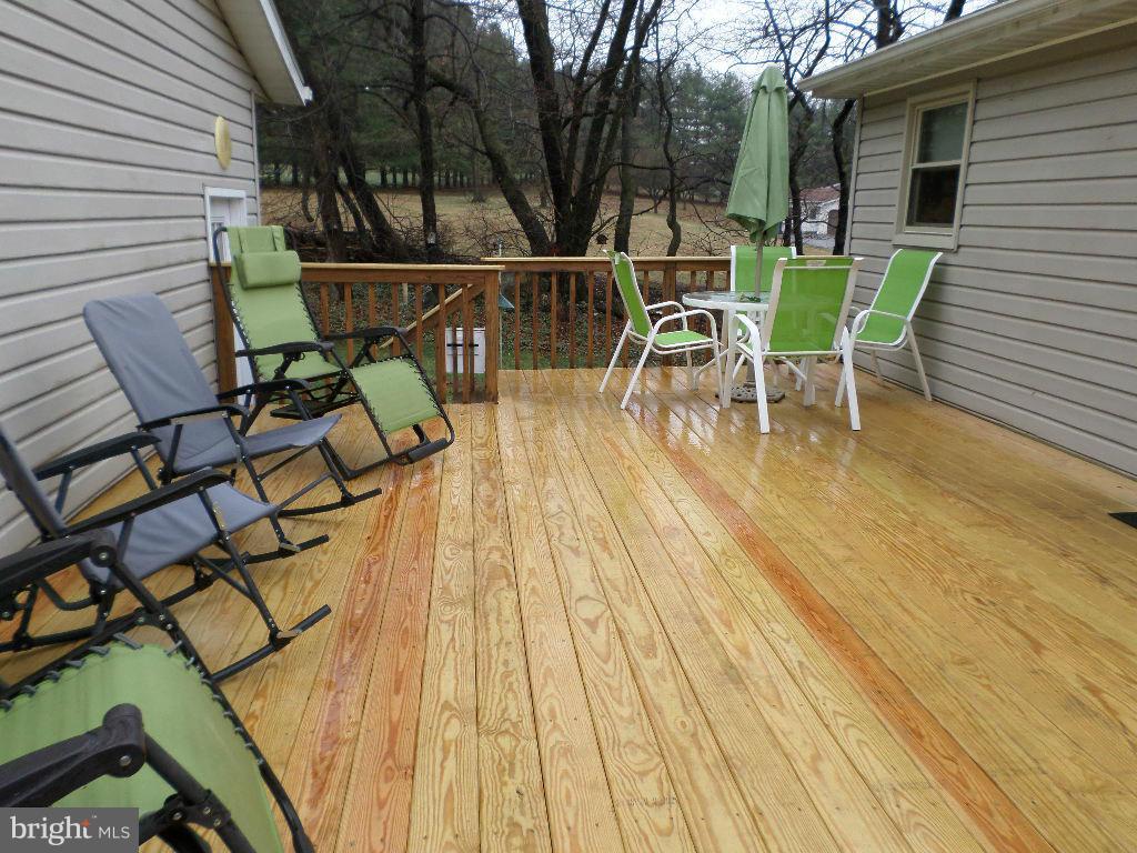 845 Arnold Road Westminster, MD 21157 - Photo 20 of 25 Deck