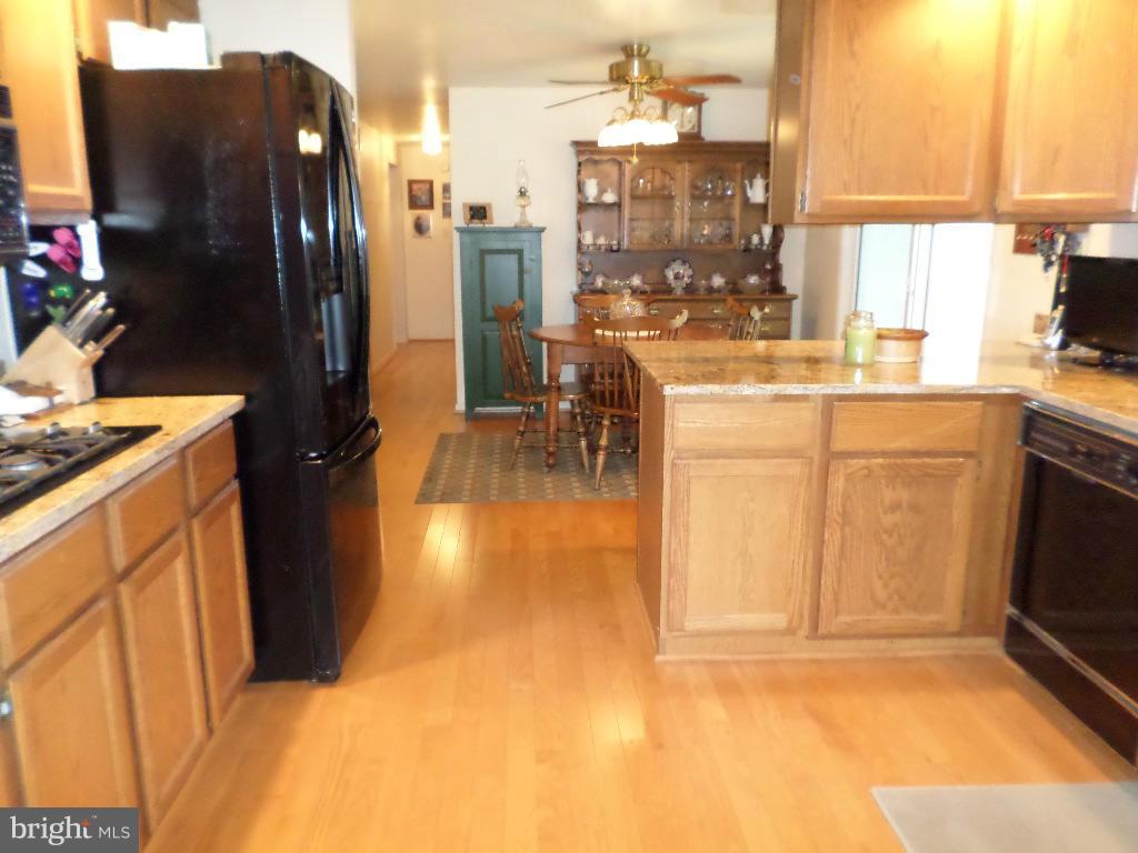 845 Arnold Road Westminster, MD 21157 - Photo 5 of 25 Kitchen