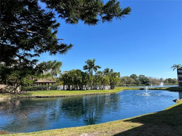 $3,400 | 5617 Ashton Lake Drive, Unit 1, Sarasota, FL 34231
