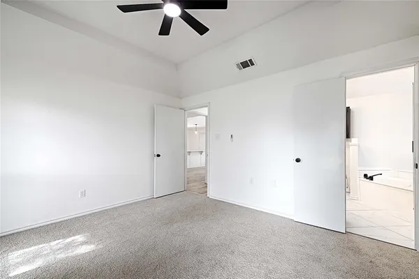 $379,000 | 117 Lassetter Drive, Red Oak, TX 75154
