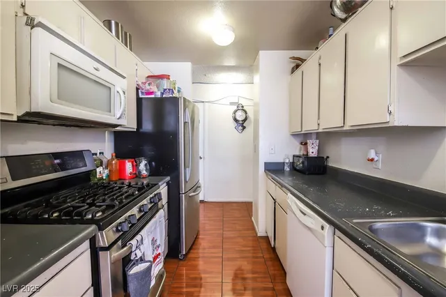 $370,000 | 3726 East Glow Drive, Las Vegas, NV 89115