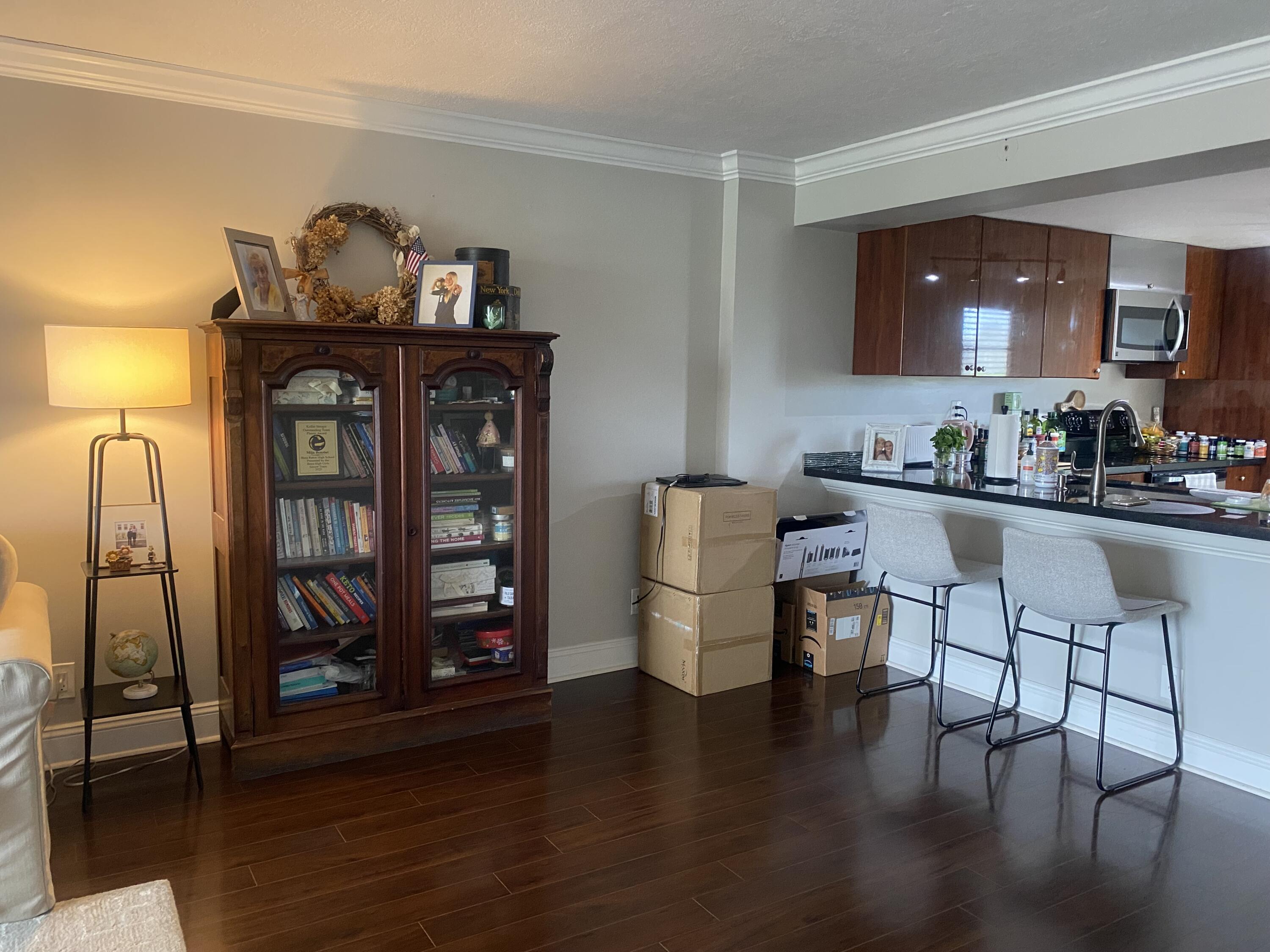 9 Royal Palm Way, Unit 403 Boca Raton, FL 33432 - Photo 4 of 24 Dining Room
