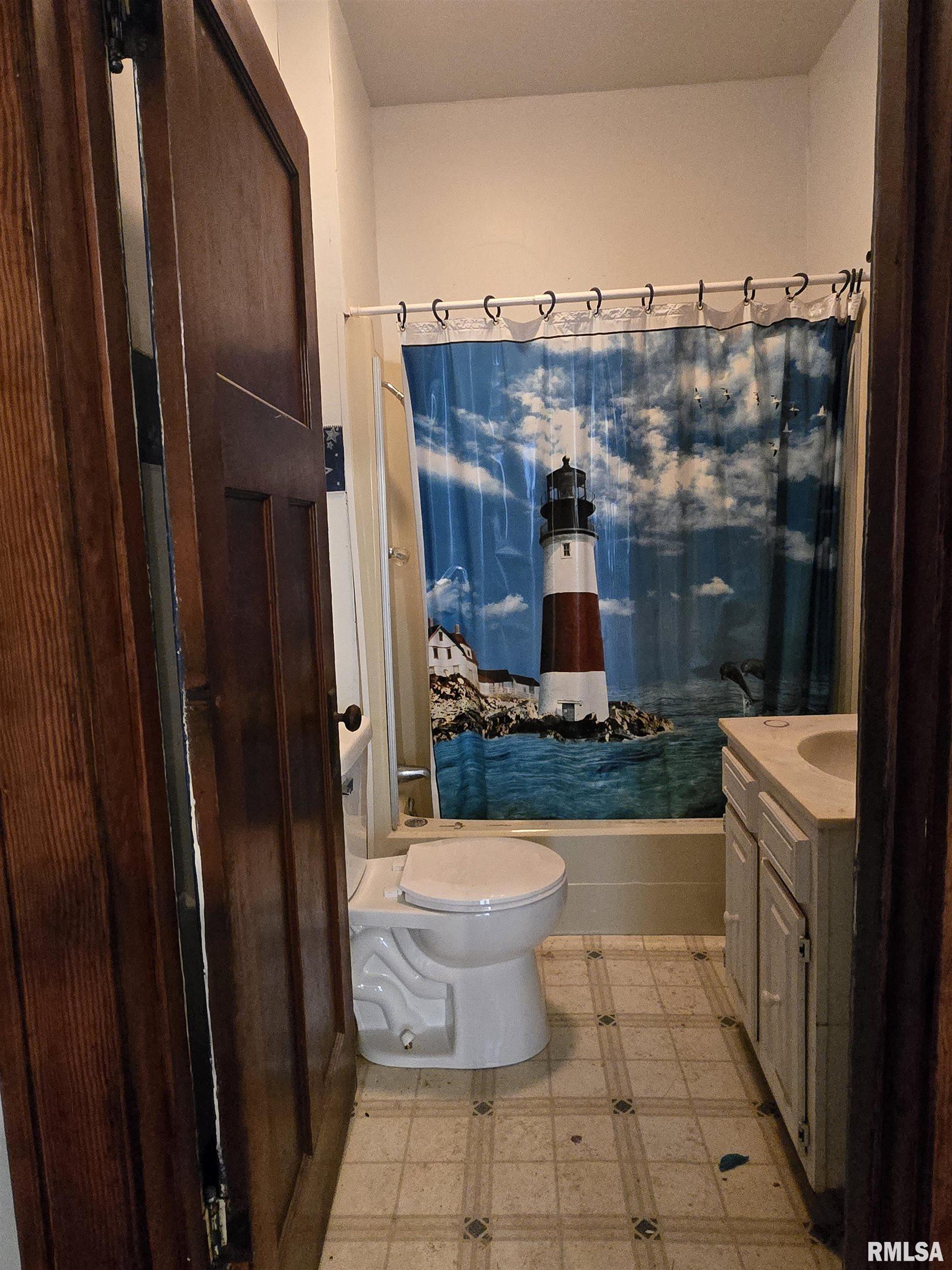 360 West Wells Street Bushnell, IL 61422 - Photo 11 of 15