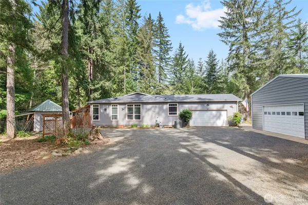 $490,000 | 251 North Goldeneye Drive, Hoodsport, WA 98548