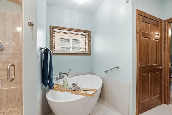 $2,100,000 | 540 Lane 280 Lake James, Angola, IN 46703