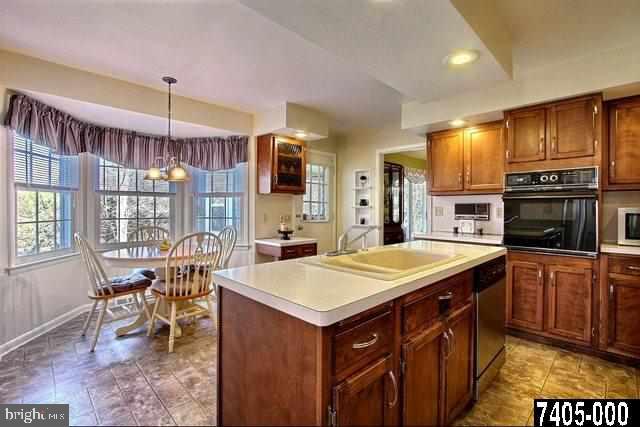 2445 Sutton Road York, PA 17403 - Photo 12 of 36