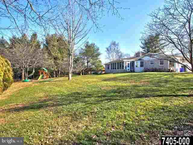 2445 Sutton Road York, PA 17403 - Photo 28 of 36