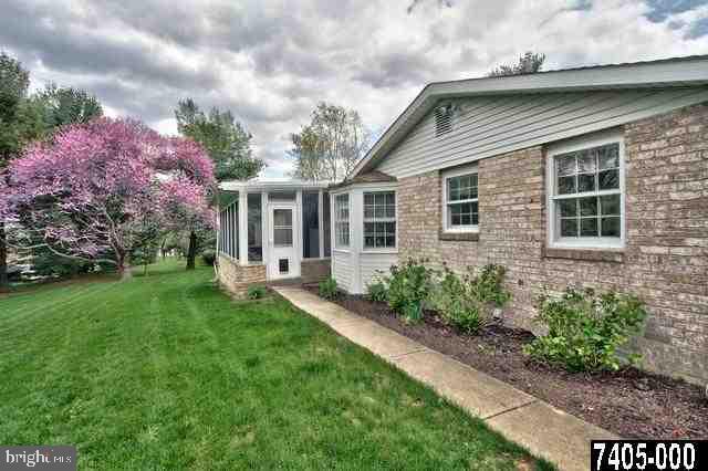 2445 Sutton Road York, PA 17403 - Photo 33 of 36