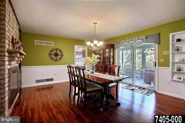 2445 Sutton Road York, PA 17403 - Photo 9 of 36