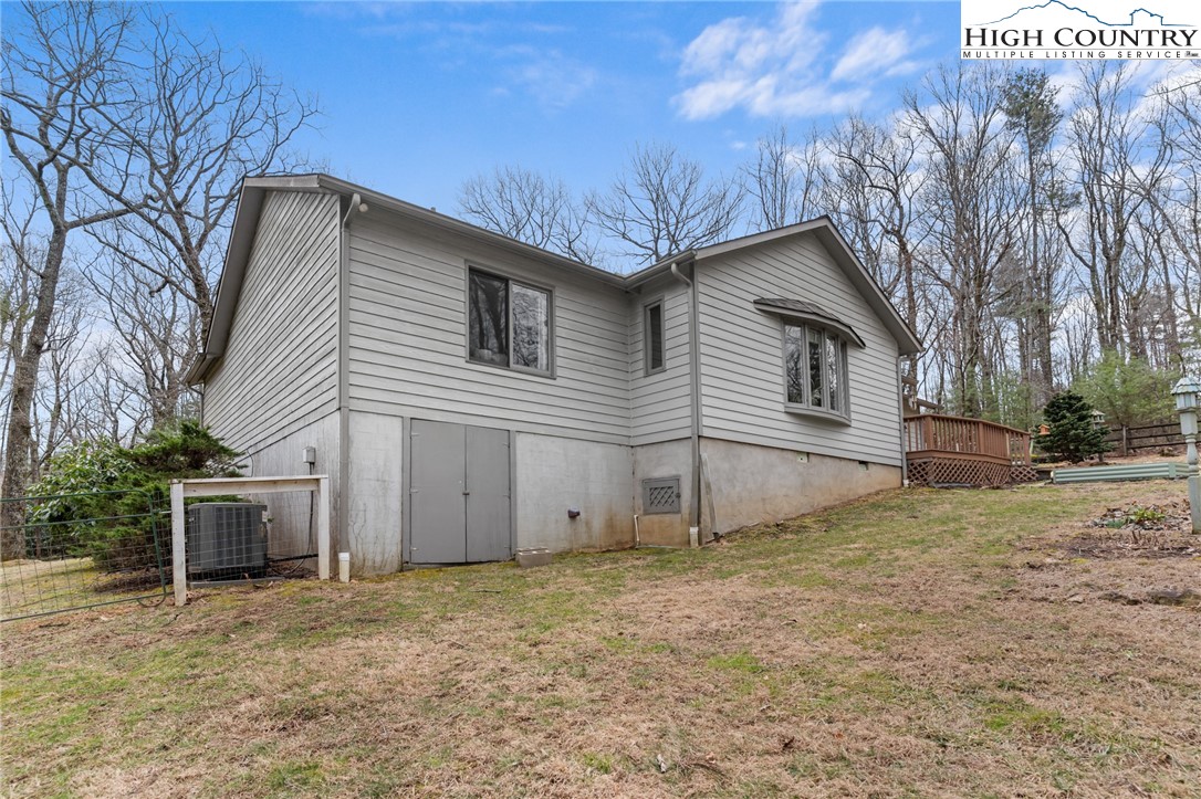 120 Village Road Glade Valley, NC 28627 - Photo 4 of 30