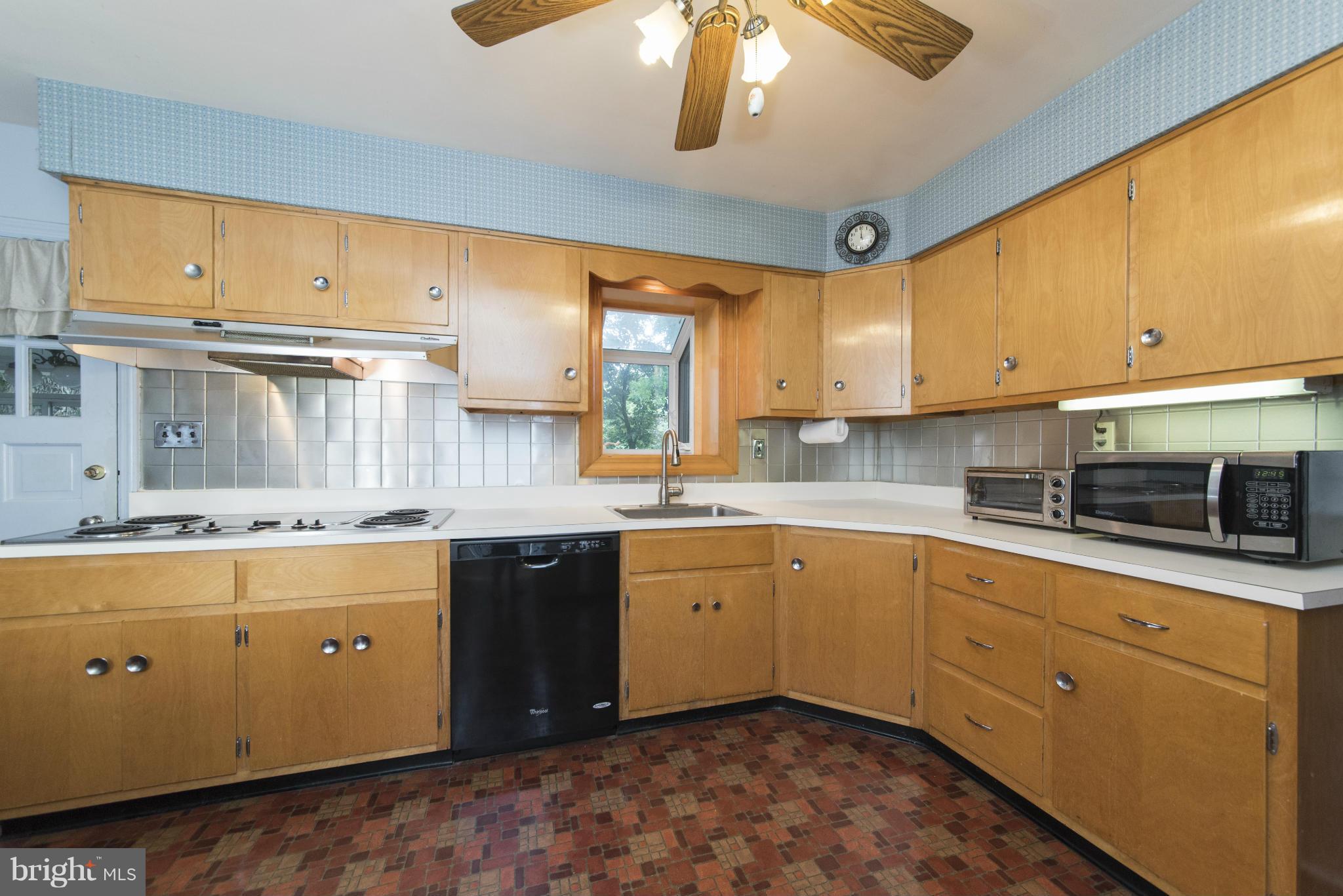 3615 Hilmar Road Baltimore, MD 21244 - Photo 9 of 30 Kitchen