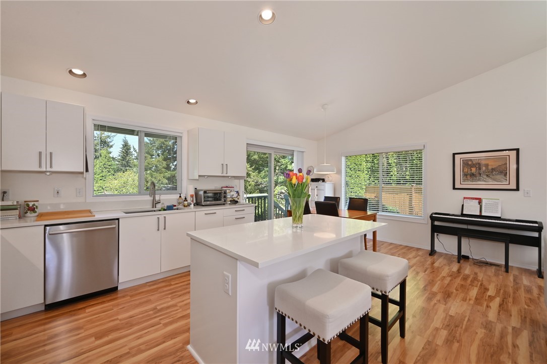 12218 Northeast 169th Street Bothell, WA 98011 - Photo 11 of 40 Gallery Image 11