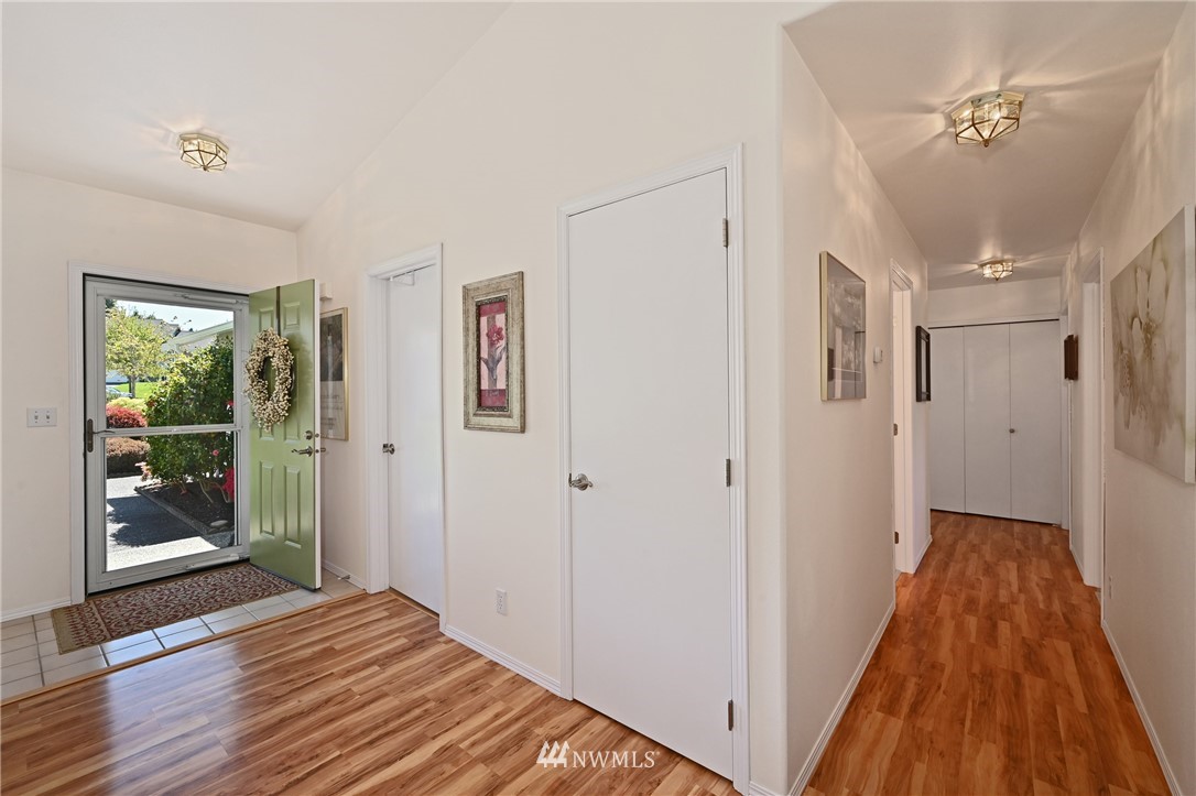 12218 Northeast 169th Street Bothell, WA 98011 - Photo 3 of 40 Gallery Image 3