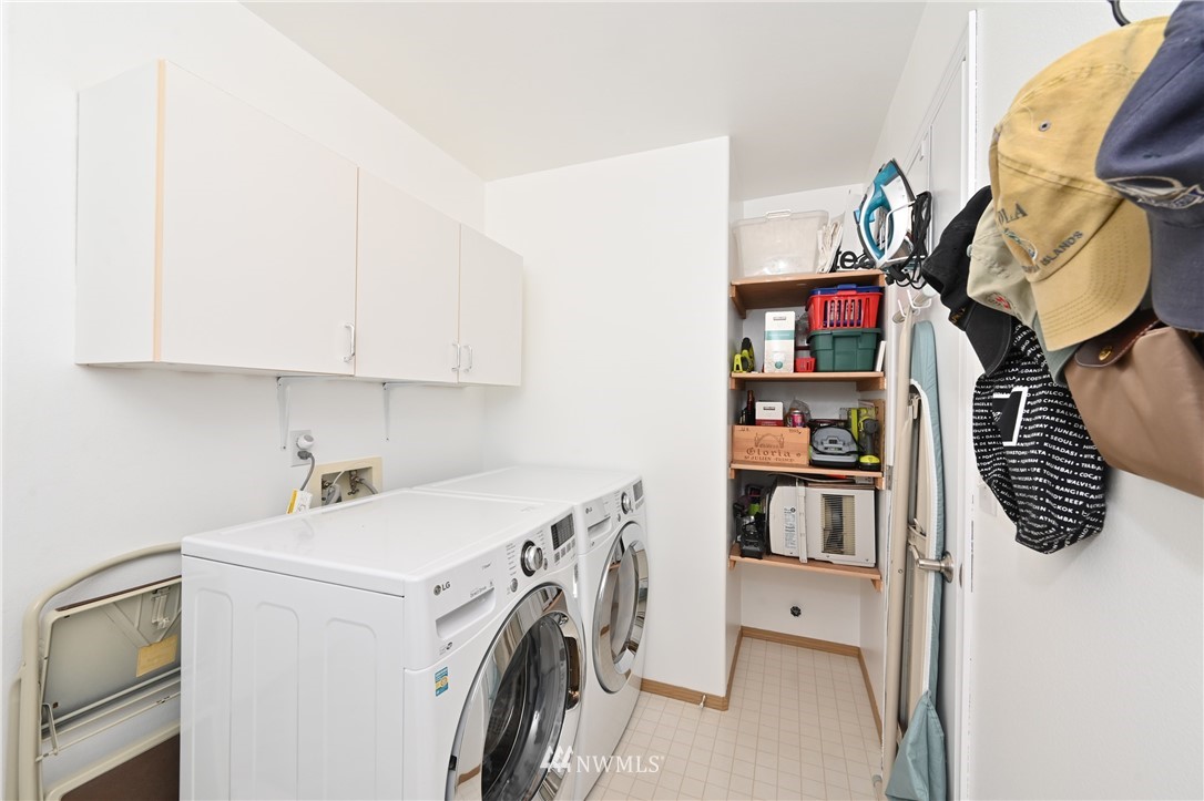 12218 Northeast 169th Street Bothell, WA 98011 - Photo 21 of 40 Gallery Image 21