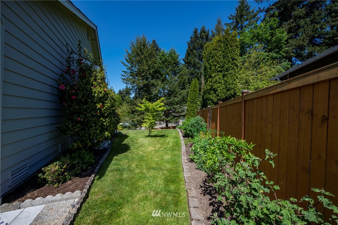 12218 Northeast 169th Street Bothell, WA 98011 - Photo 30 of 40 Gallery Image 30