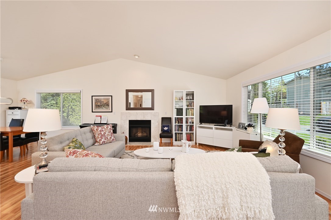 12218 Northeast 169th Street Bothell, WA 98011 - Photo 5 of 40 Gallery Image 5