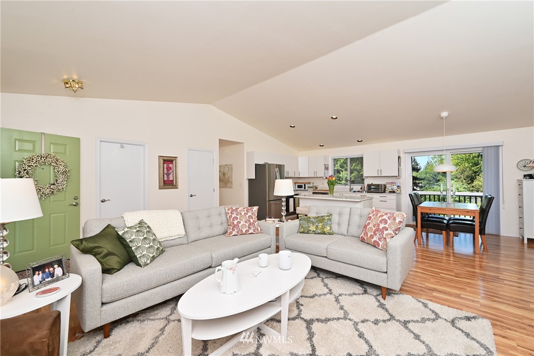 12218 Northeast 169th Street Bothell, WA 98011 - Photo 6 of 40 Gallery Image 6