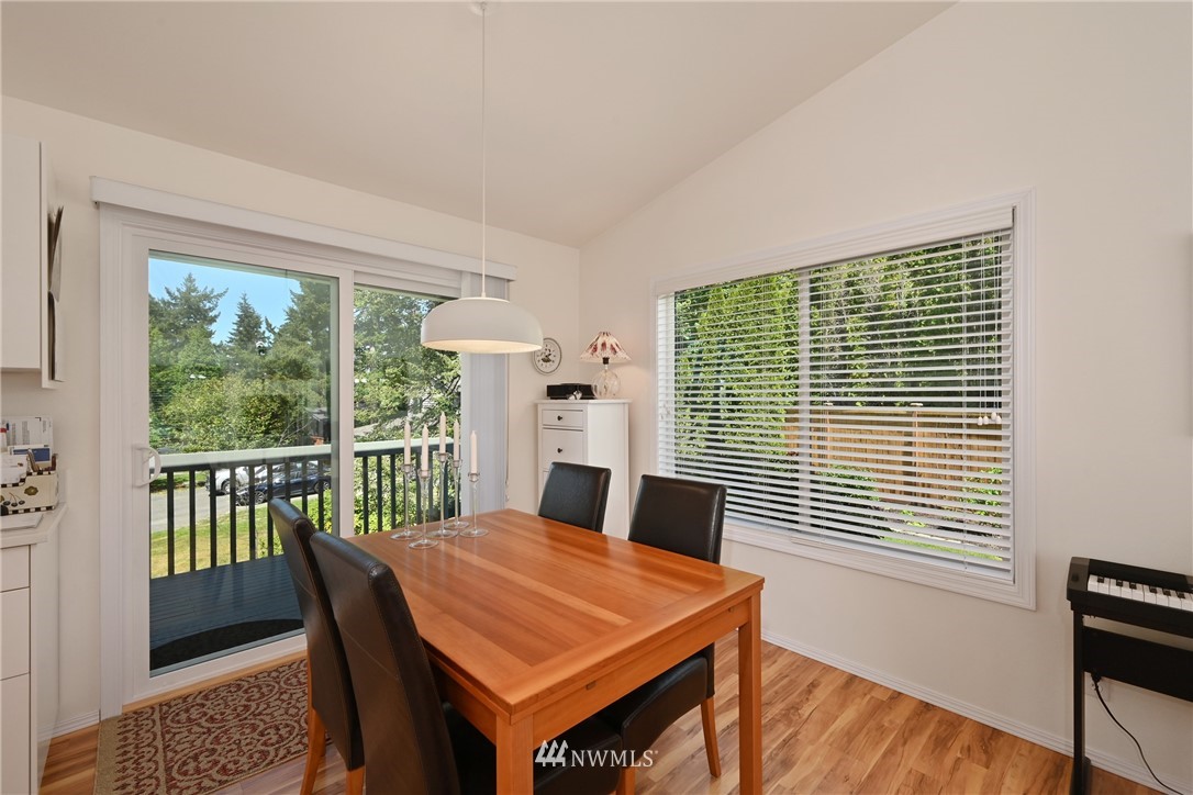 12218 Northeast 169th Street Bothell, WA 98011 - Photo 9 of 40 Gallery Image 9