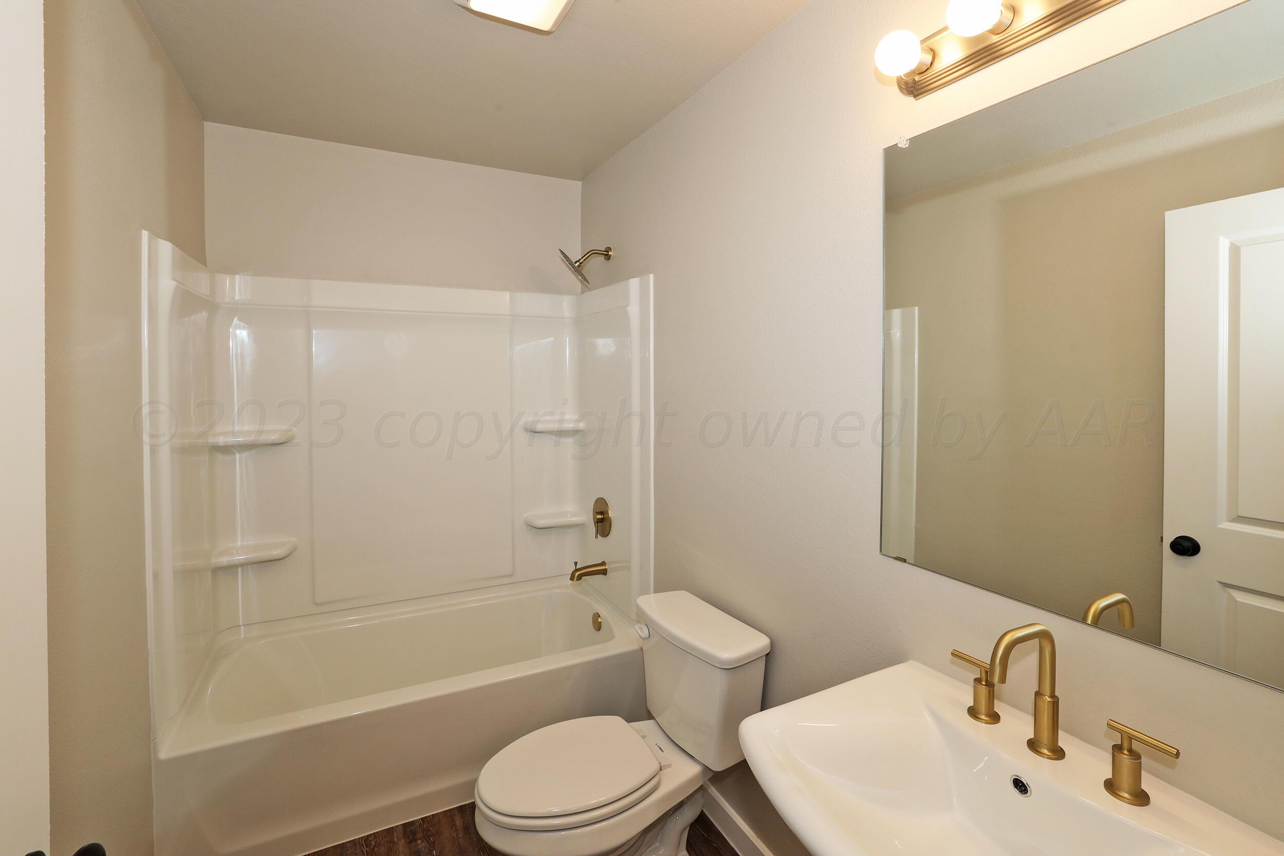 4902 Locker Street Amarillo, TX 79118 - Photo 12 of 23 Bathroom