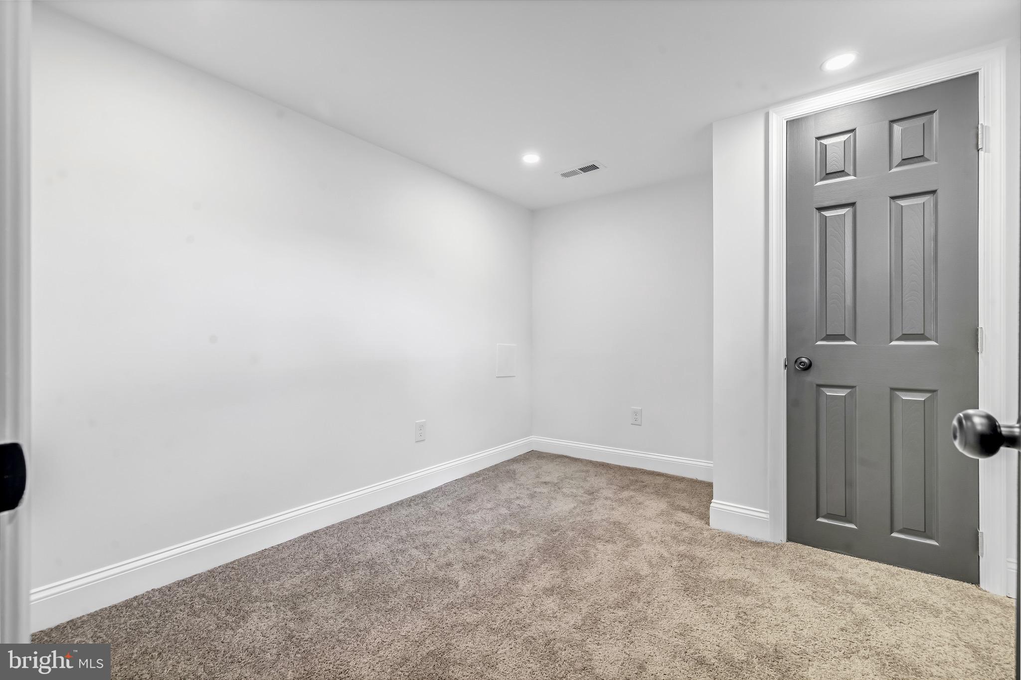 840 Benninghaus Road Baltimore, MD 21212 - Photo 22 of 30 a view of an empty room