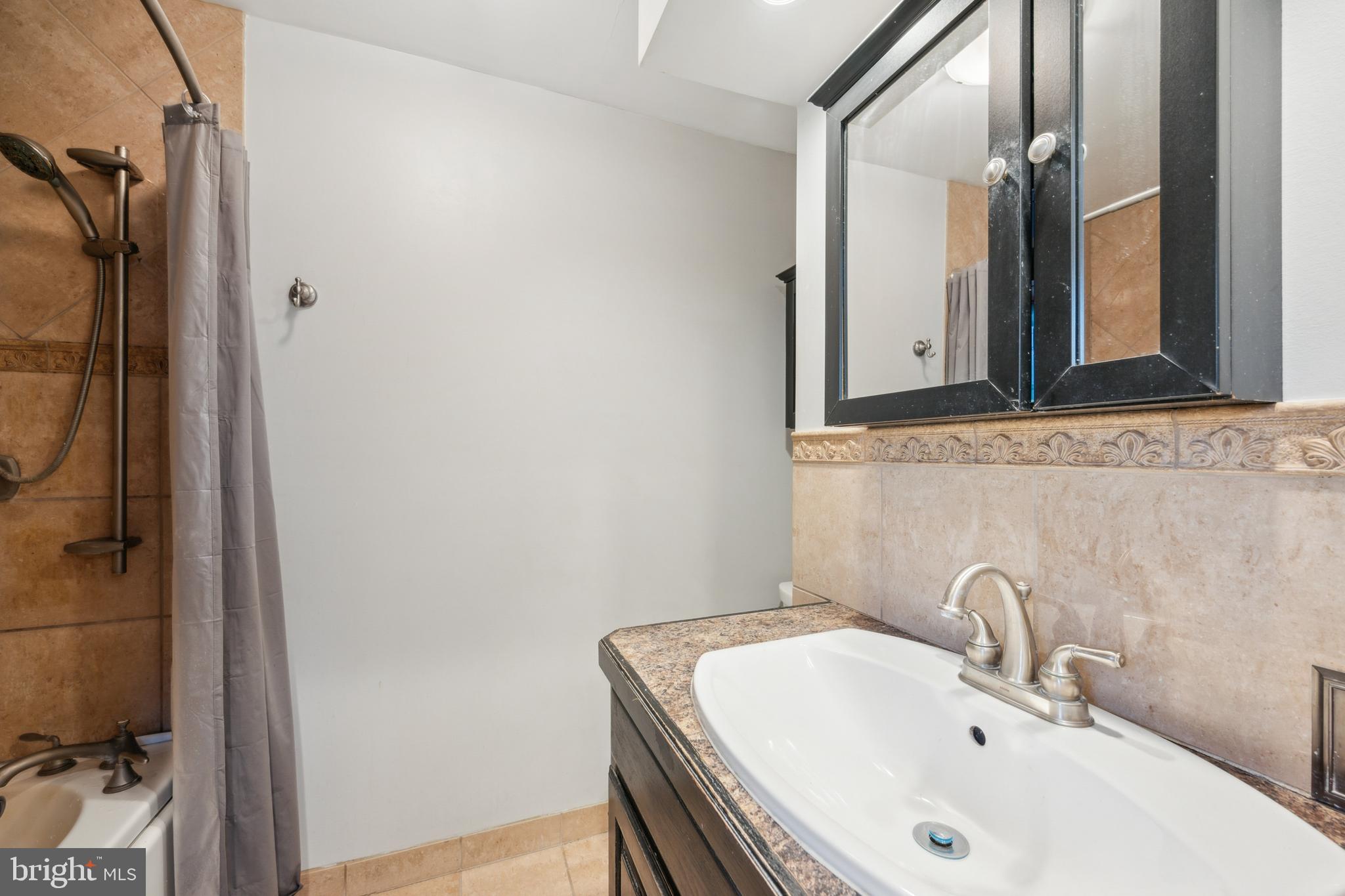 13 Virginia Trail Medford, NJ 08055 - Photo 15 of 25 Primary Bath with jetted tub/shower