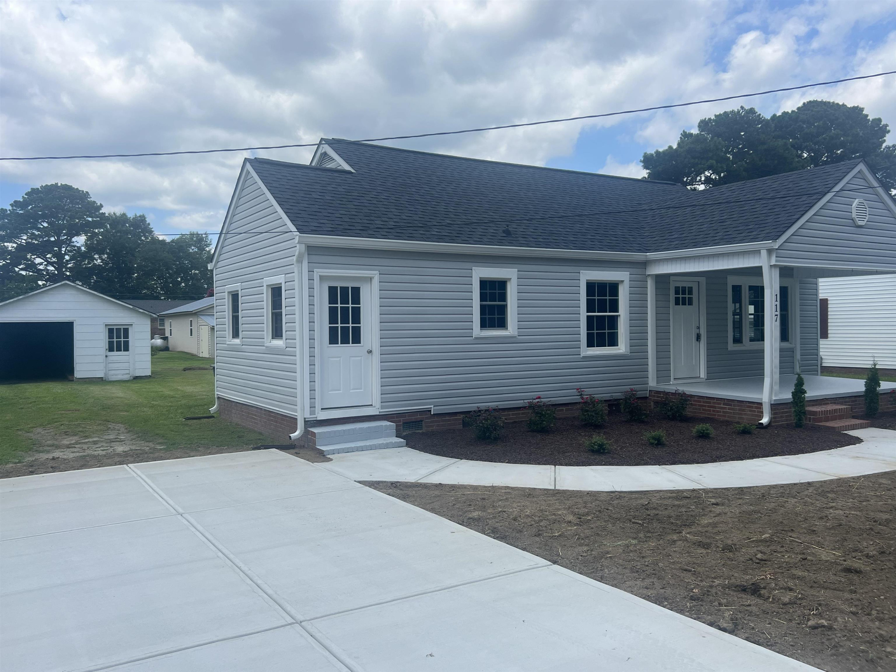 117 South Fitzgerald Street Pine Level, NC 27568 - Photo 6 of 44 Photo 6