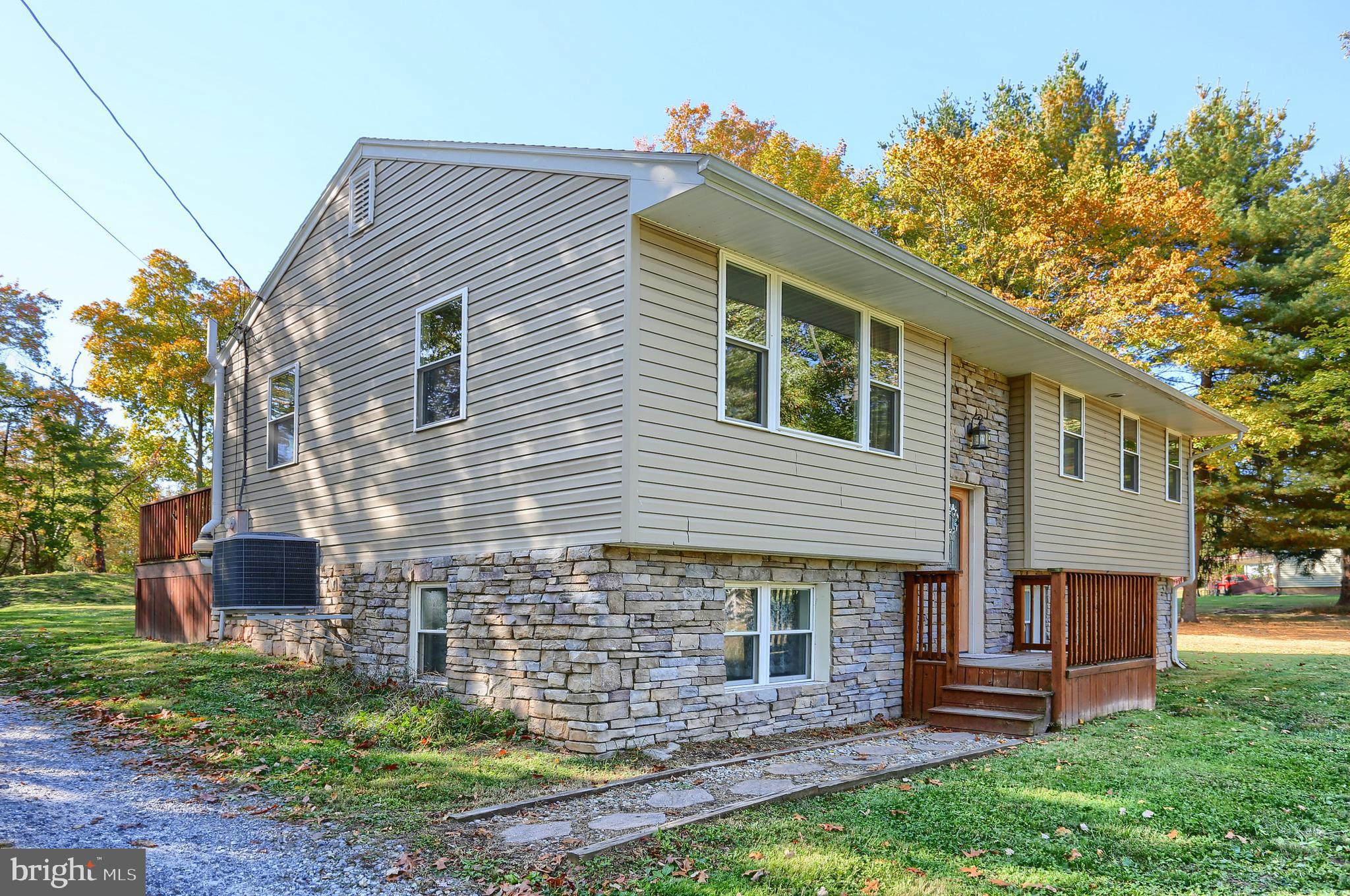 1001 Rosstown Road Lewisberry, PA 17339 - Photo 3 of 31 Gallery Image 3