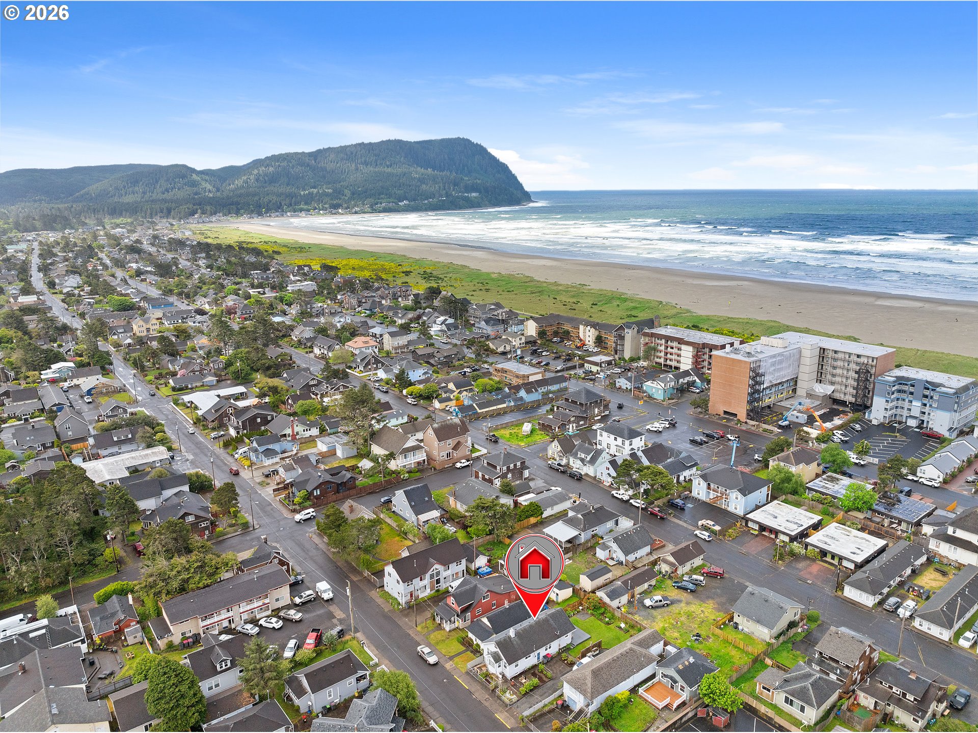 416 South Downing Street Seaside, OR 97138 - Photo 8 of 48 a view of city and ocean