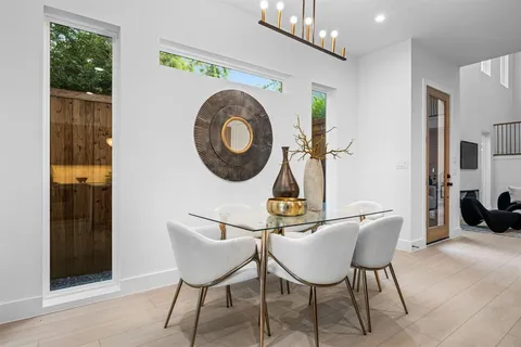 $589,900 | 812 West 10th Street, Dallas, TX 75208