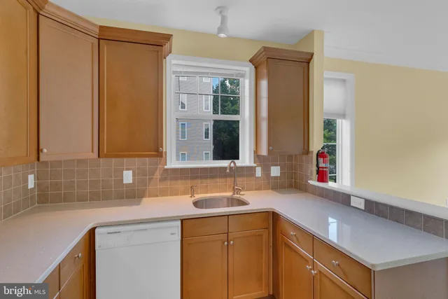 $290,000 | 222 Masterson Court, Ewing, NJ 08618