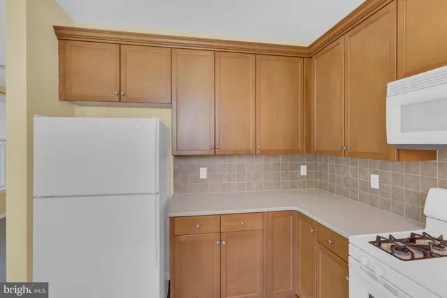 $290,000 | 222 Masterson Court, Ewing, NJ 08618