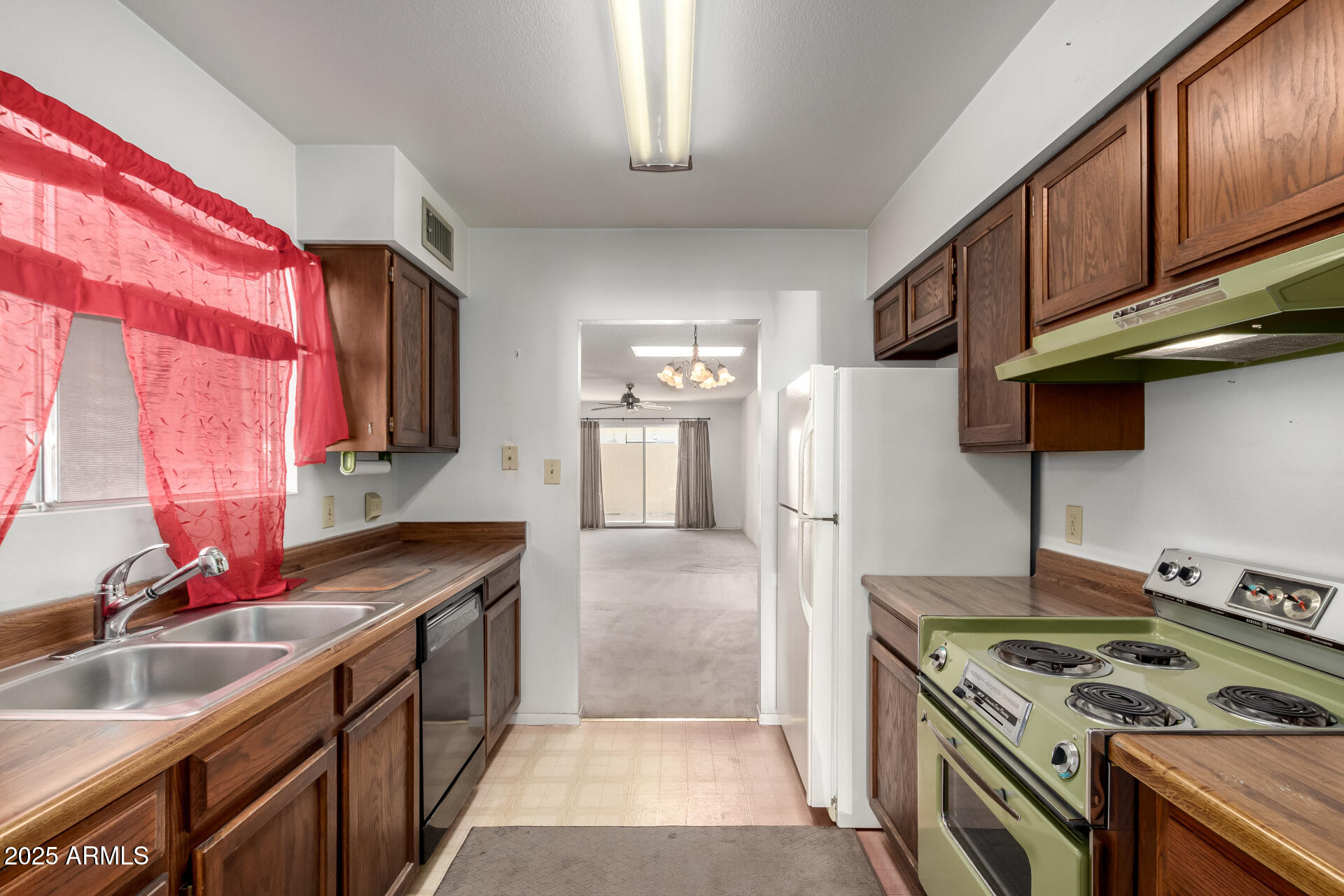 3013 West Redfield Road Phoenix, AZ 85053 - Photo 11 of 25 13 Redfield