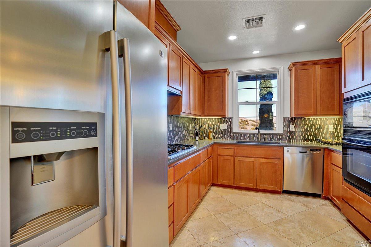 6607 Deerfield Drive Vallejo, CA 94591 - Photo 14 of 50