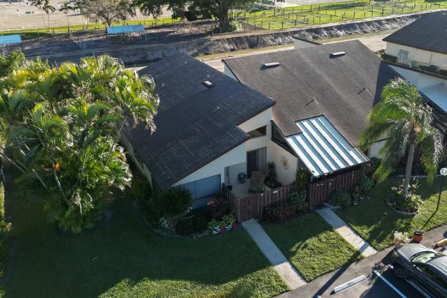 front view of house with a yard