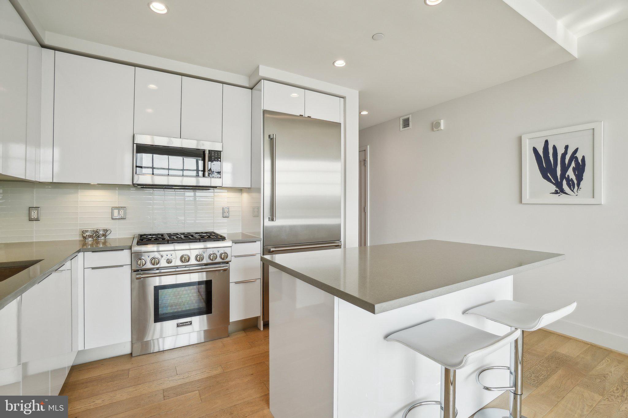 45 Sutton Square Southwest, Unit 602 Washington, DC 20024 - Photo 12 of 35 Kitchen with high end appliances
