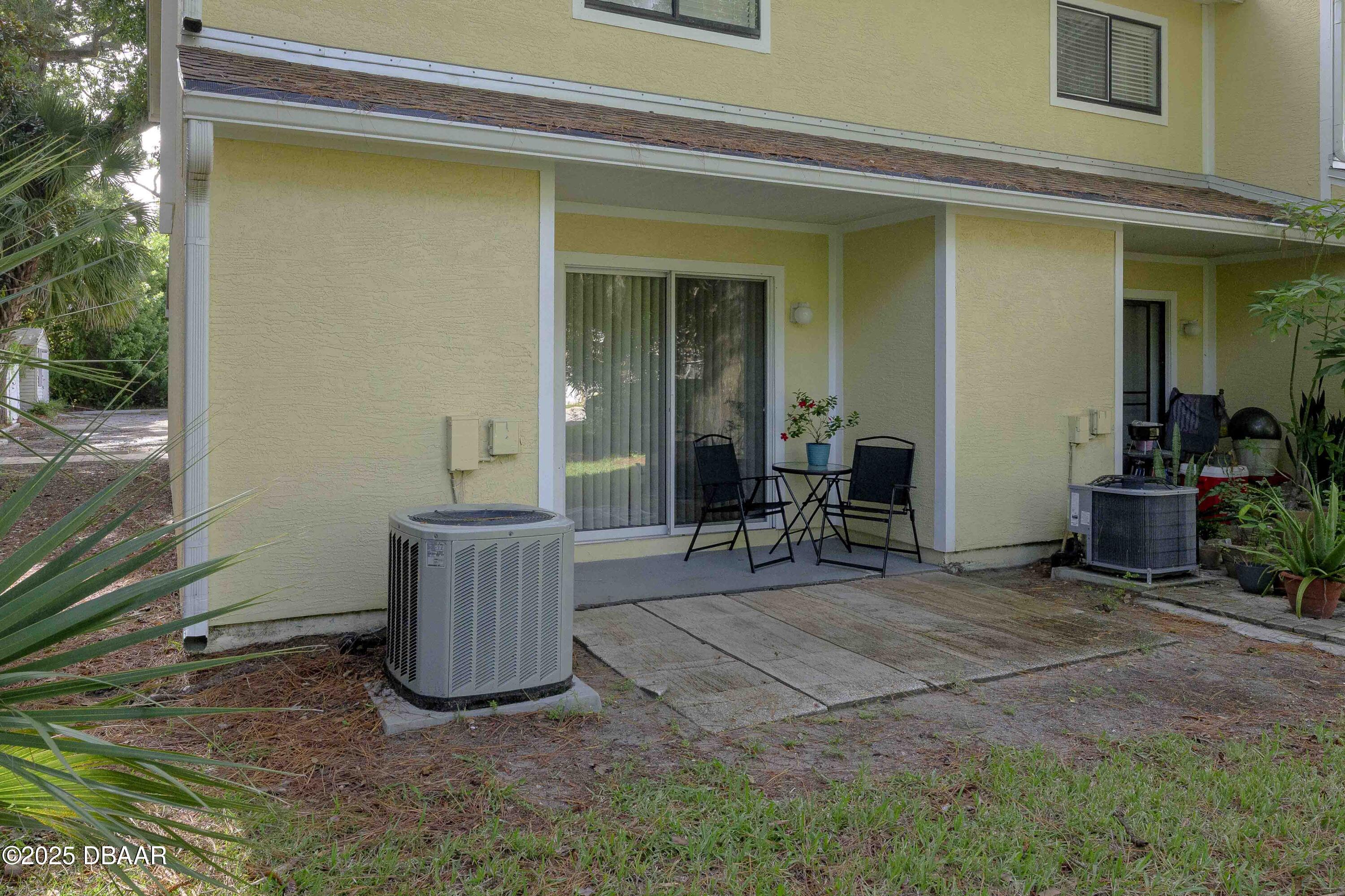480 Reed Canal Road, Unit 13 South Daytona, FL 32119 - Photo 15 of 16 480 Reed Canal Rd #13-2 (1)