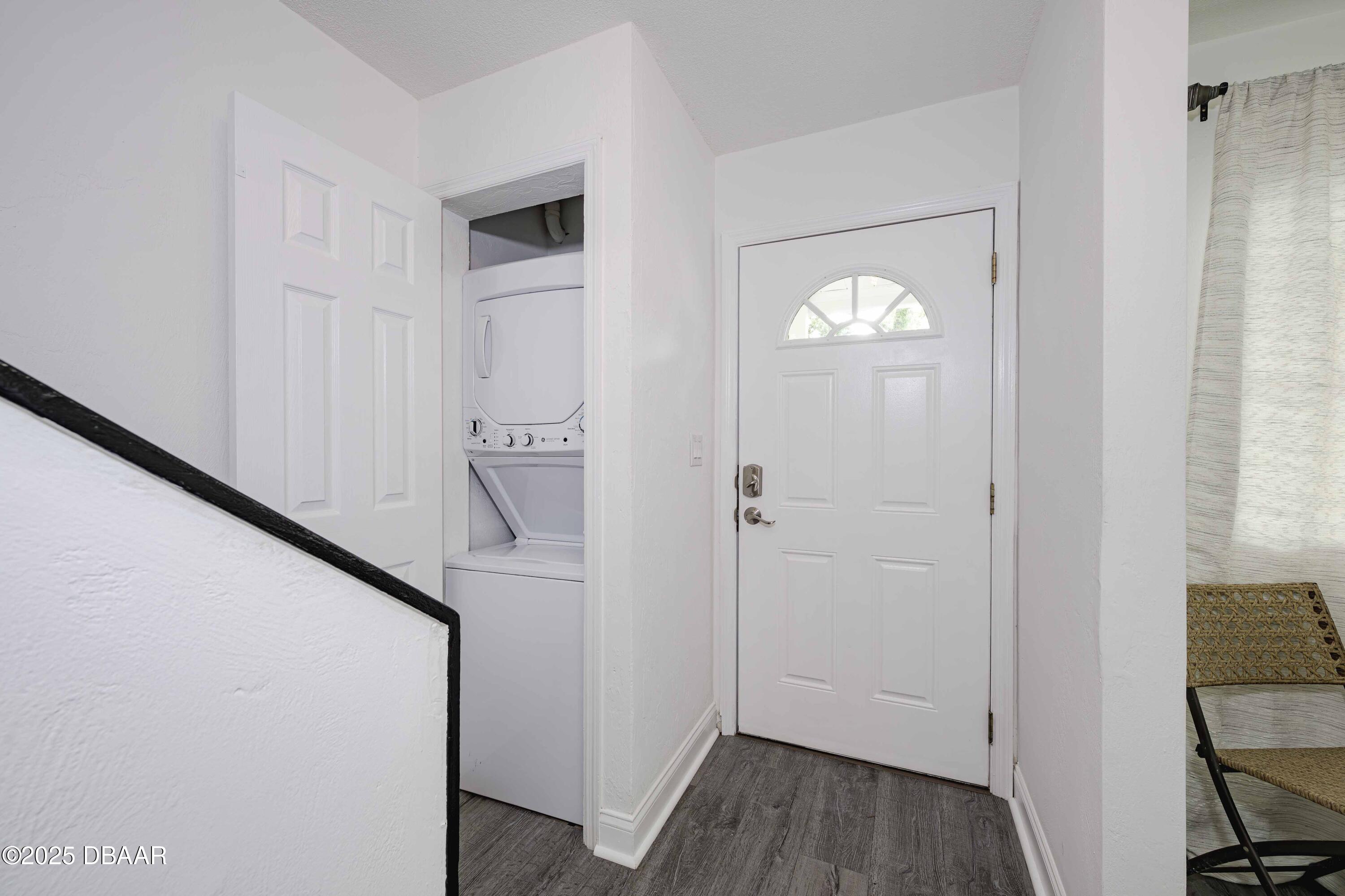 480 Reed Canal Road, Unit 13 South Daytona, FL 32119 - Photo 2 of 16 480 Reed Canal Rd #13-5