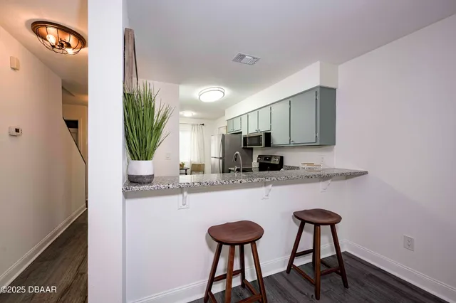 $1,375 | 480 Reed Canal Road, Unit 13, South Daytona, FL 32119