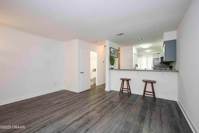 $1,375 | 480 Reed Canal Road, Unit 13, South Daytona, FL 32119